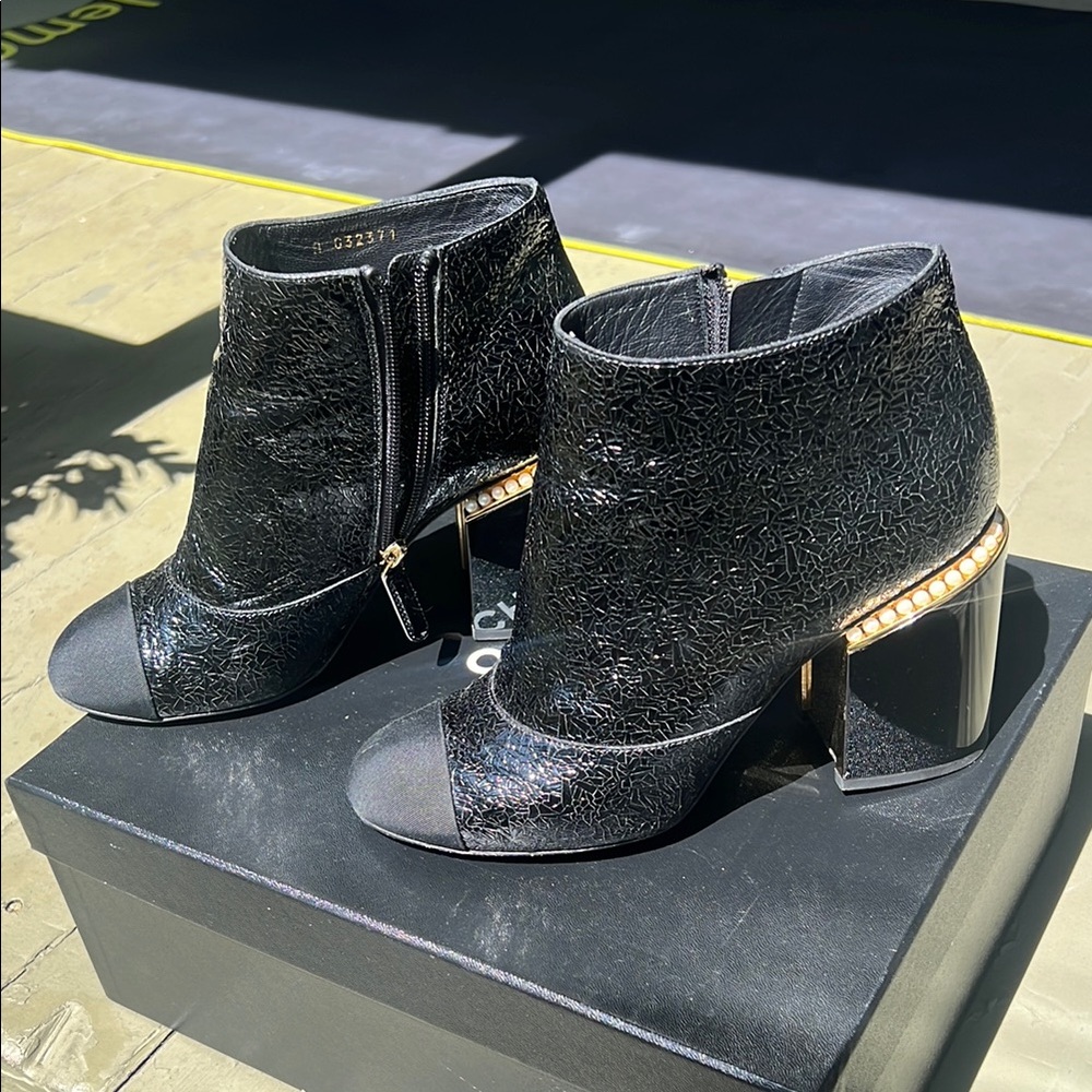 CHANEL Black Short Boots with Pearl Heel – Size 39
